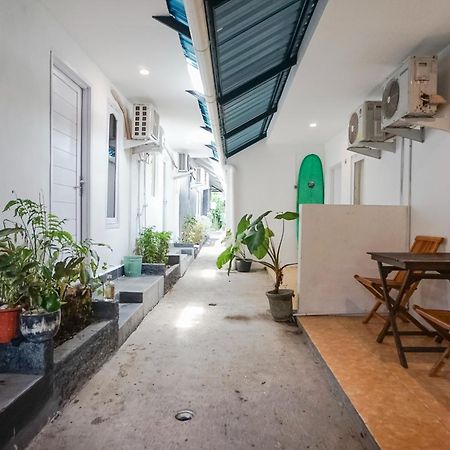 Kos 168 Jimbaran Hotel Екстериор снимка