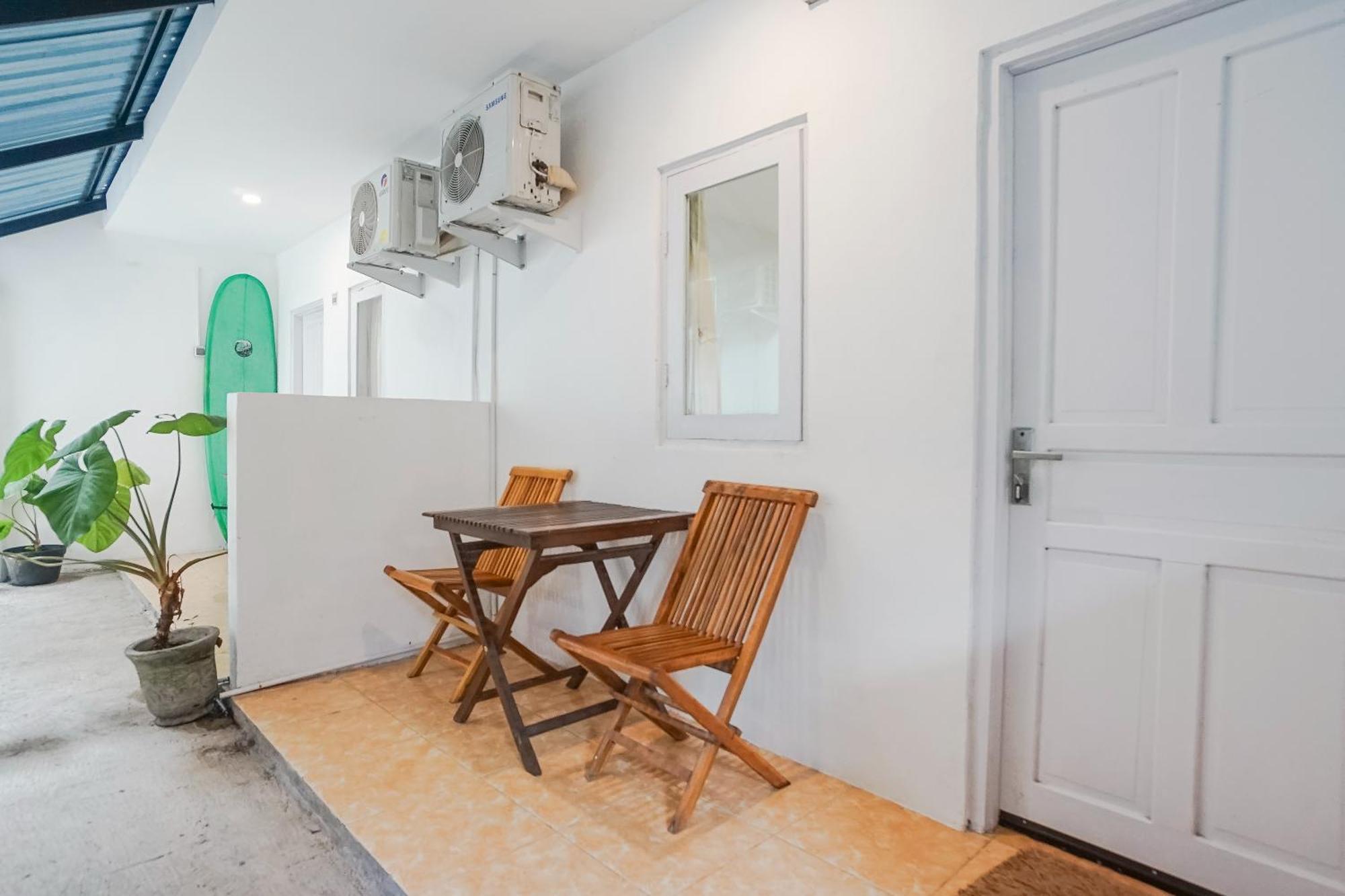 Kos 168 Jimbaran Hotel Екстериор снимка