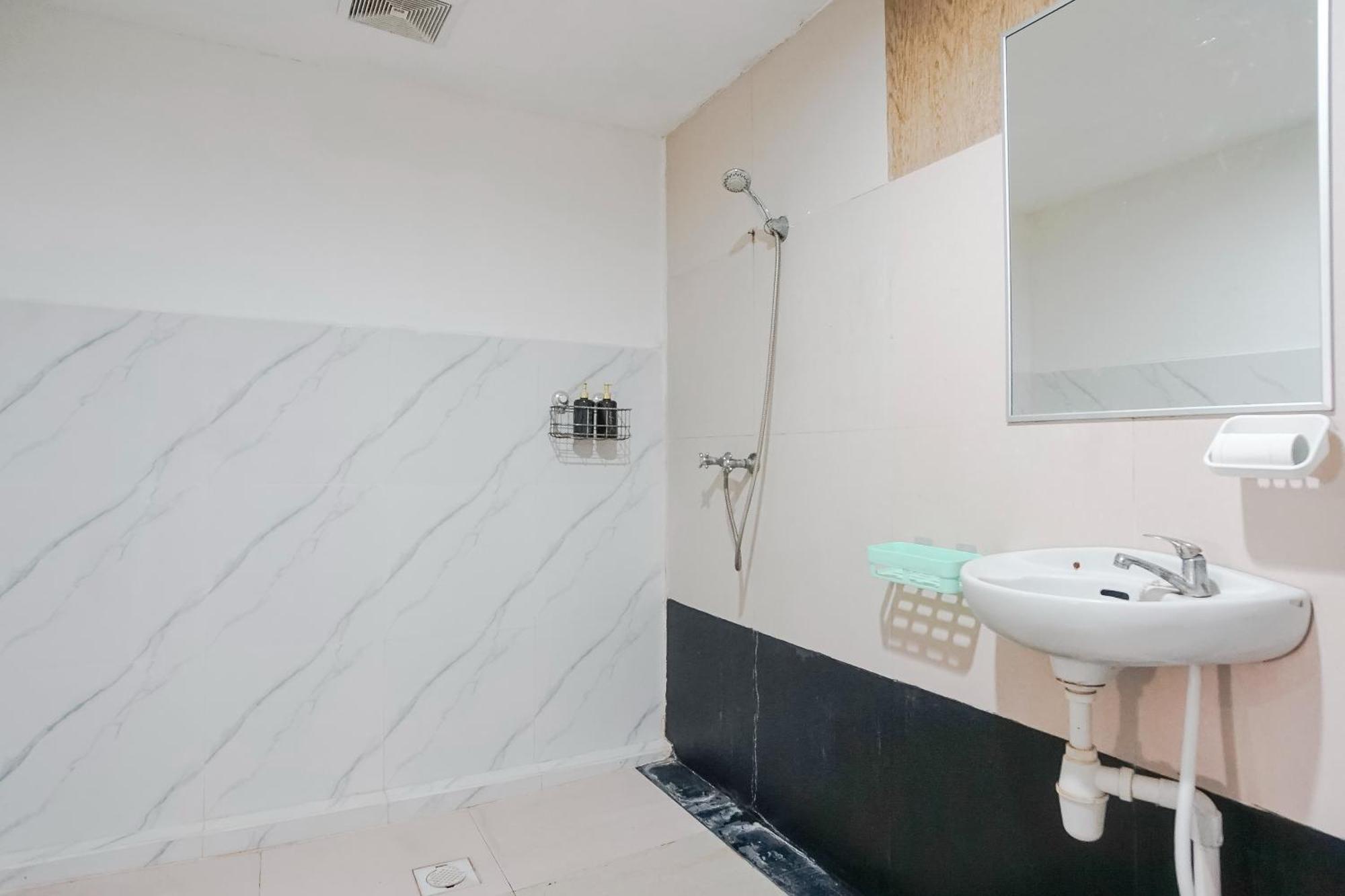 Kos 168 Jimbaran Hotel Екстериор снимка
