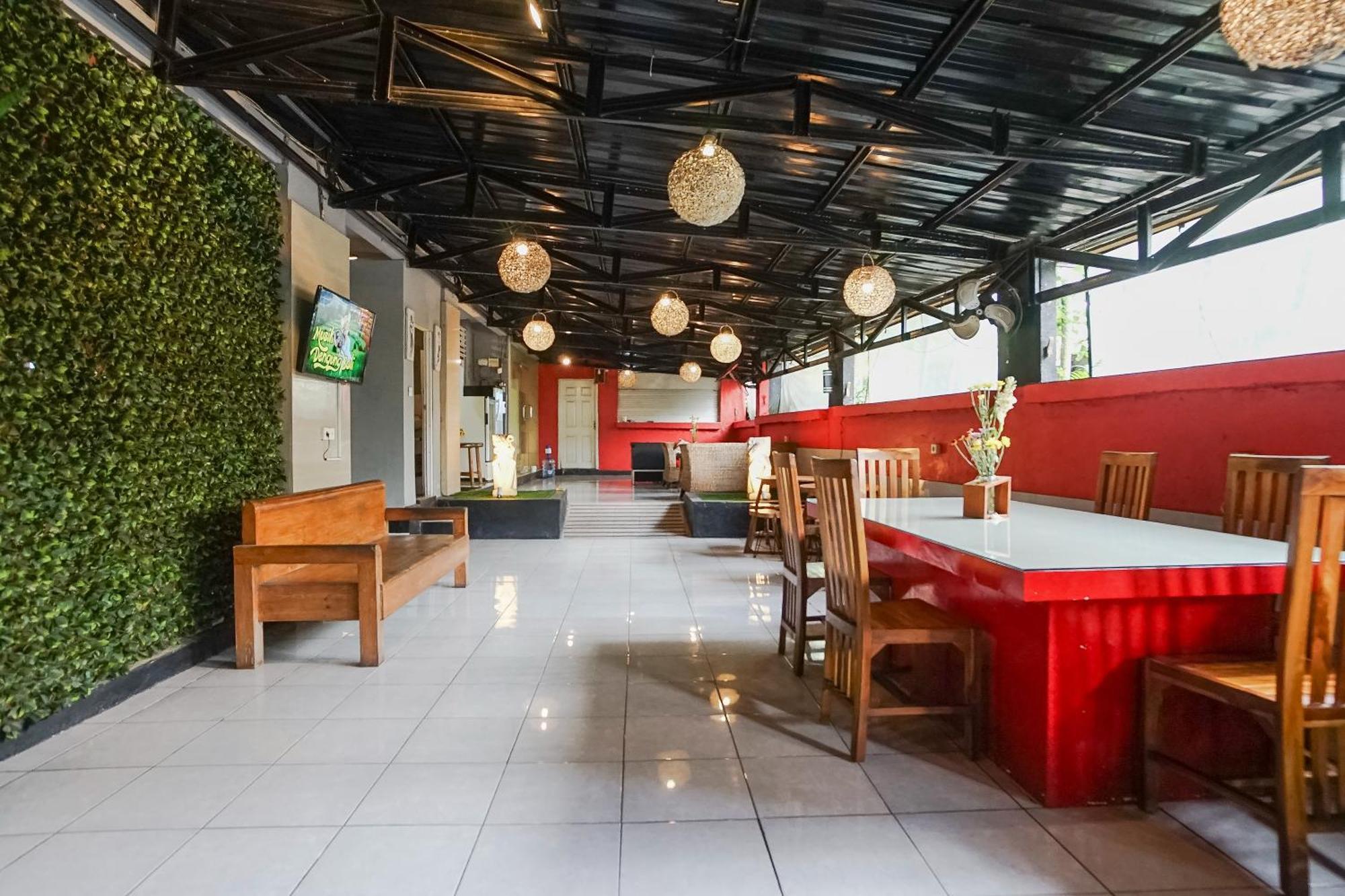 Kos 168 Jimbaran Hotel Екстериор снимка